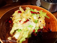 手撕圆白菜-懒人盐府人家·自贡大麻鱼(安贞店)