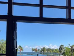 -亚龙湾喜来登·美景台大堂吧