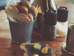 餐前包-AZUL by FUEL蓝色·法式酒馆(琶醍店)