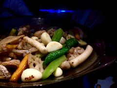 泥炉碳锅牛蛙-西街夜油条·麻团包乌饭