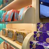 谁能解释一下澳门这个情况…根本挤不进去… 