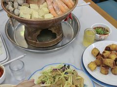 -一口猪海鲜浑锅·东北家常菜