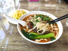 红烧牛肉面-华天新川面馆(闹市口店)
