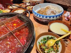 -周小明火锅(黑金冠社区店)