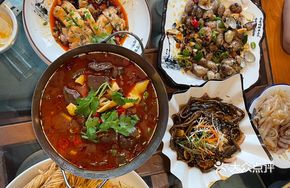 Stewed Duck Blood with Beef Tripe