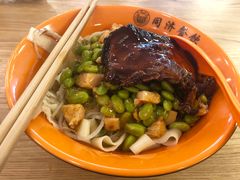 -同济大学本部学苑饮食广场