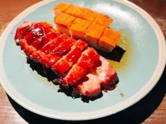 蜜汁叉烧及脆皮烧腩仔-逸东轩(香港逸东酒店)