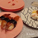 朋友站在那里再喊了一下才过来#旋转寿司#回转寿司