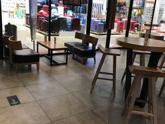 大堂-星巴克臻选(舟山凯虹广场店)