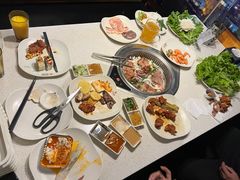 -佰烧海鲜烤肉火锅自助(世茂国际广场店)