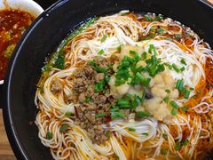 豌杂面-万记麻辣烫国展总店