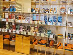 -VENCHI 闻绮(上海佛罗伦萨小镇店)