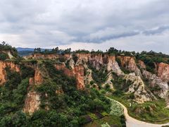 -彩色沙林风景区