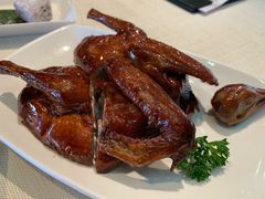 脆皮烧乳鸽-御宝轩(益丰·外滩源店)