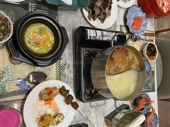 -金马门国际美食百汇(珞喻路店)