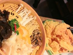 -尚尚仙·酸汤猪手·猪肚鸡火锅(华联万柳购物中心店)