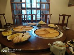 -万里闯关东铁锅炖菜馆(高新旗舰店)