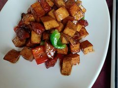 -依江春水烤鸭店