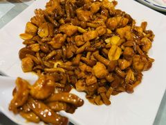 鸡丁滑子菇-听涛雅苑百味饺子老家菜馆