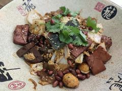 -愉肴麻辣香锅(中山路店)