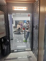 -15C7 男士理发馆 烫染专业店