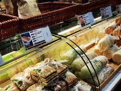面包甜点陈列柜-清真全盛斋传统糕点(西羊市店)