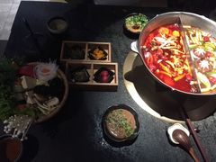 -湊湊火锅·茶憩(新中关购物中心店)
