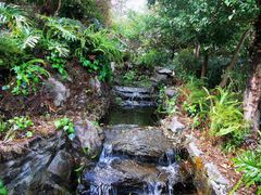-腾冲洞山温泉村