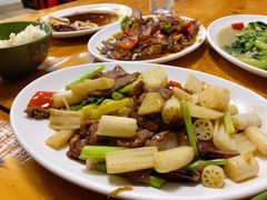 藕带炒牛肉-甜甜屋(解放中路店)