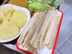 -小志家.野生菌鲜切牦牛肉牛杂火锅