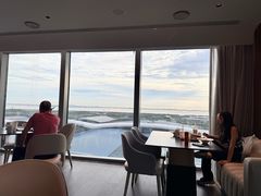 -深圳国际会展中心希尔顿酒店(前海华发冰雪世界店)