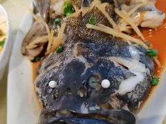 -三亚火车头万人海鲜广场