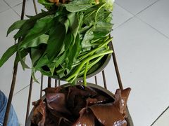 -姚记抚仙湖石锅鱼庄