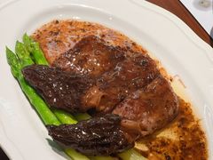 嫩牛肉配羊肚菌松露酱-CAPARESH開府莱舍(望京金辉店)