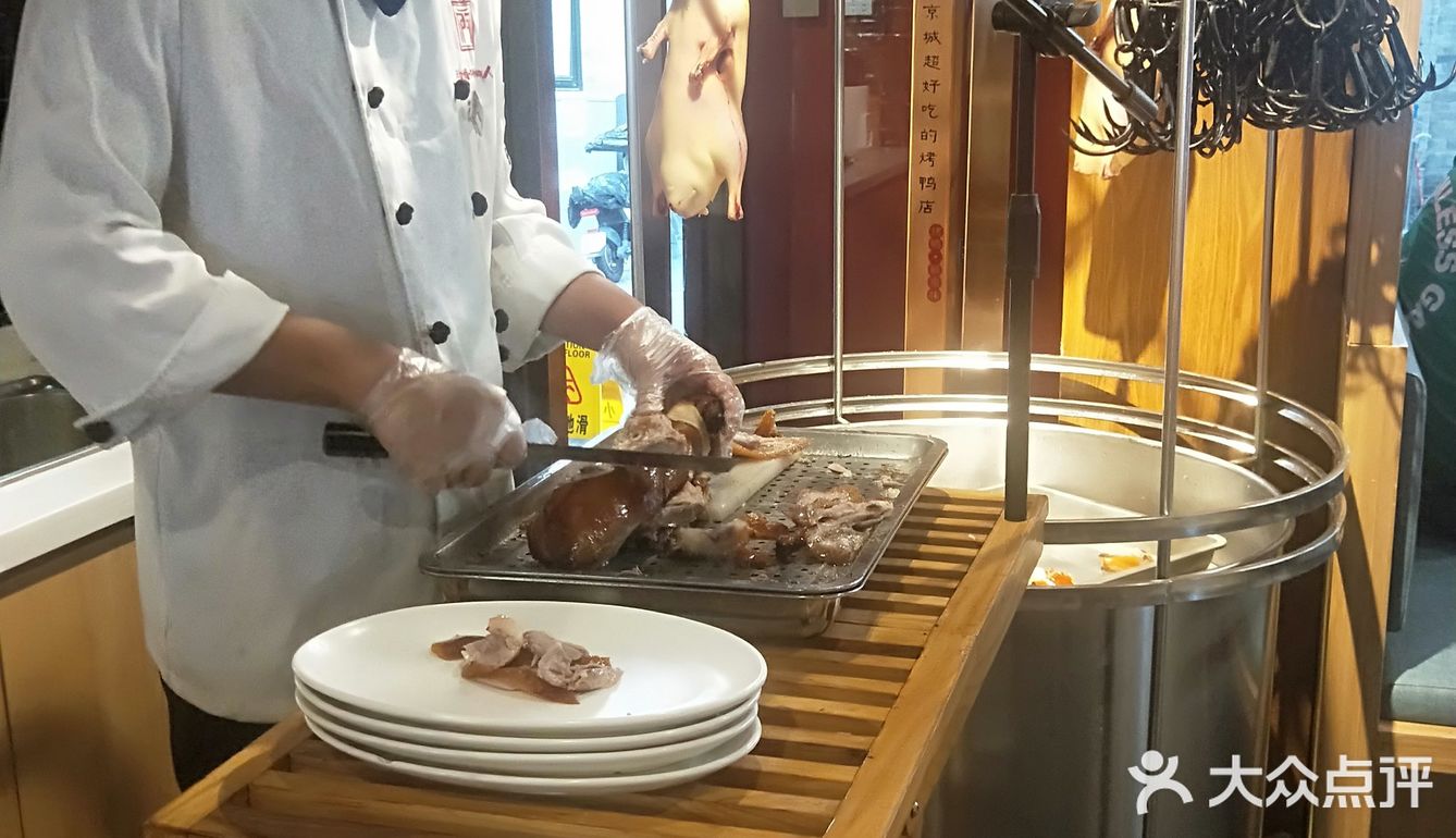 如果想做大桌可以提前预约。我们这次去的人多想坐大桌
