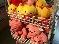 -名创优品(机场路百信广场店)