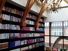 -钟书阁(松江泰晤士小镇店)