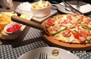 Italian Meat Sauce Grilled Sausage Pizza