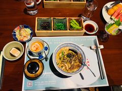 滑蛋牛肉饭定食-一本魅·日式料理