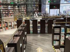 -钟书阁(群光广场店)