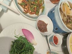 -满江红四季餐厅 · 国家五钻级酒家(新纪元大酒店店)
