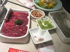 -左庭右院鲜牛肉火锅(浦江欢乐颂店)
