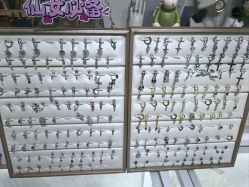 -AI艾耳·专业手工耳洞·穿孔美学馆