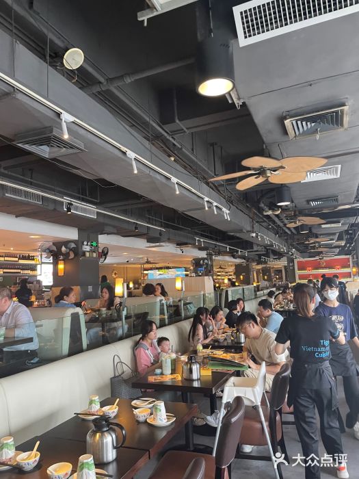 大头虾越式风味餐厅(光明广场店)大堂图片