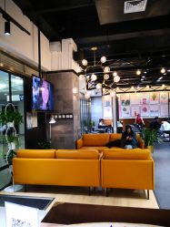 -FRIDAY星期五专业美发沙龙