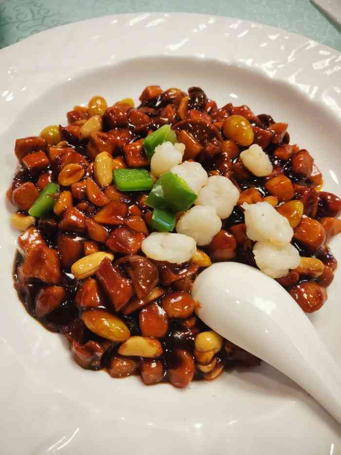 上海老饭店(豫园店)-"八宝鸭真的好吃.好大一盘.四个女生吃都快.