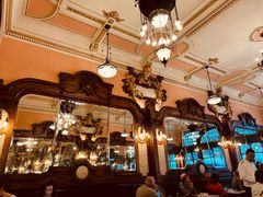 -Majestic Café