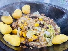 -粘豆包柴火铁锅炖