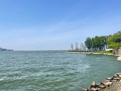 -上海滴水湖皇冠假日酒店