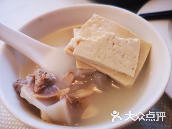 四季民福烤鸭店(和平里店)-鸭架汤图片-北京美食-大众点评网